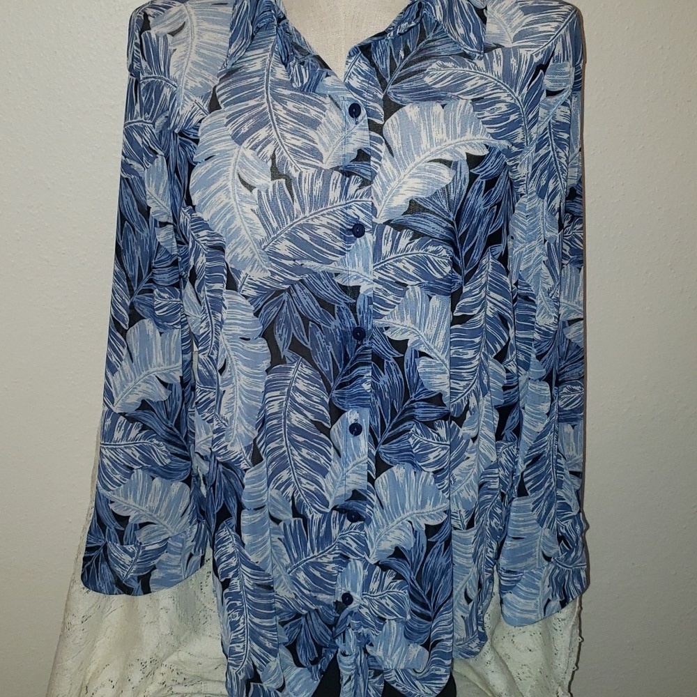 Anthropologie Eden & Eden button front long sleeve top